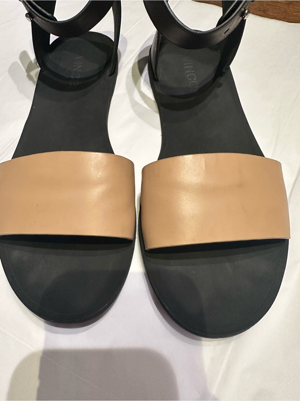 Vince Sawyer Colorblock Ankle Strap Flat Sandals Black Nude Leather Sz 8/39 - Picture 9 of 11
